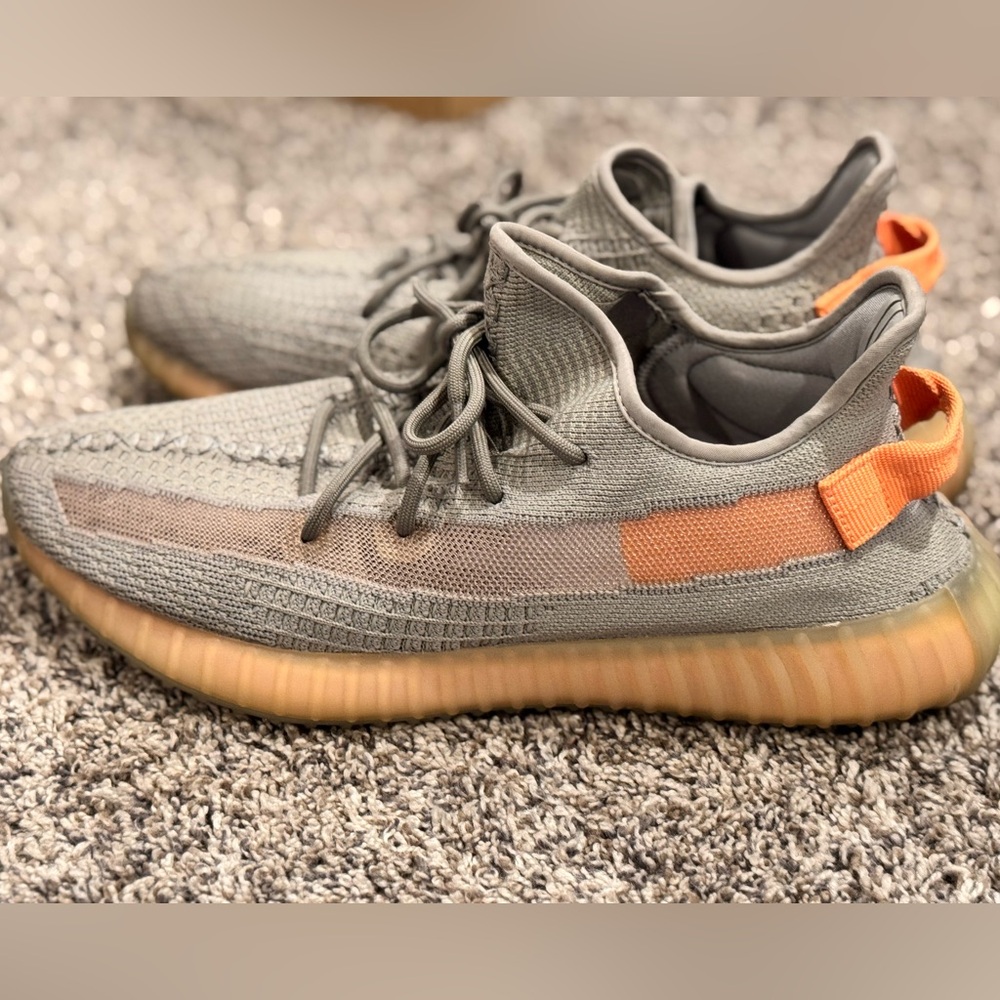 Yeezy 350 True Form - Picture 2 of 4
